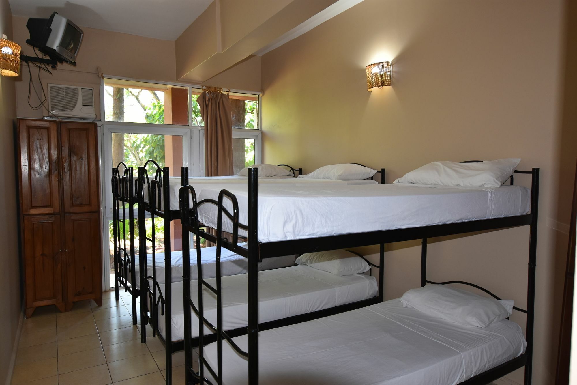 Tangoinn Club Iguazu Party Luxury Hostel Puerto Iguazú Buitenkant foto