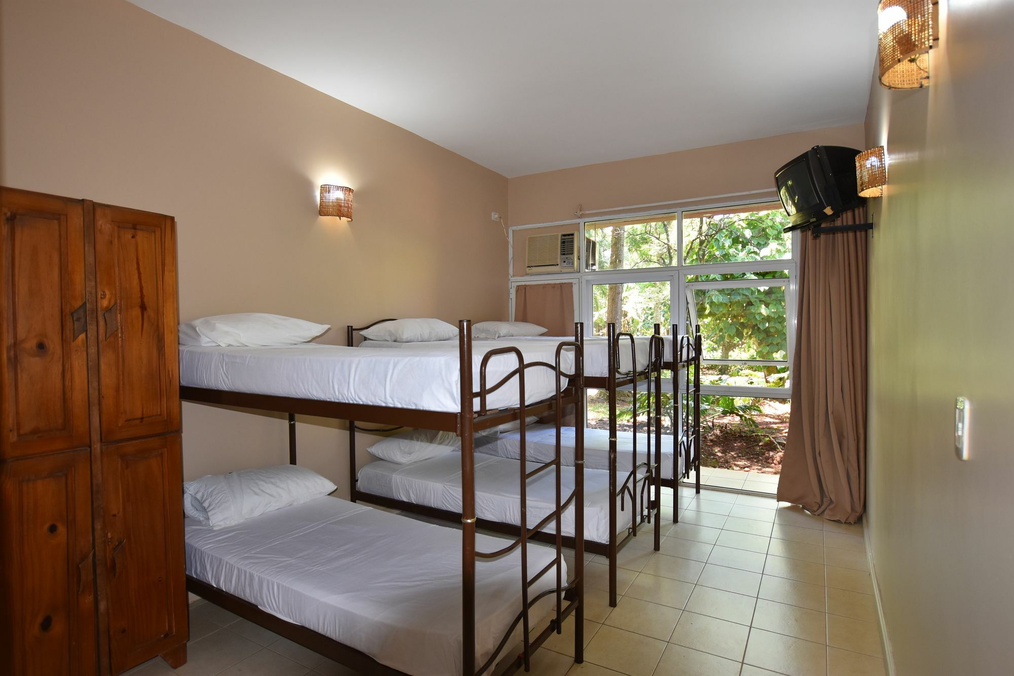 Tangoinn Club Iguazu Party Luxury Hostel Puerto Iguazú Buitenkant foto