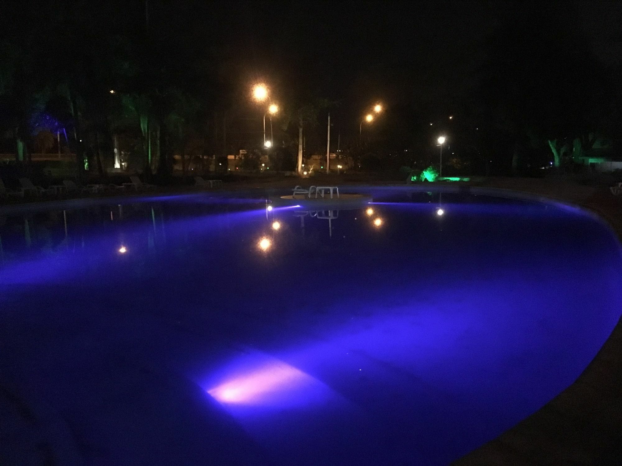 Tangoinn Club Iguazu Party Luxury Hostel Puerto Iguazú Buitenkant foto