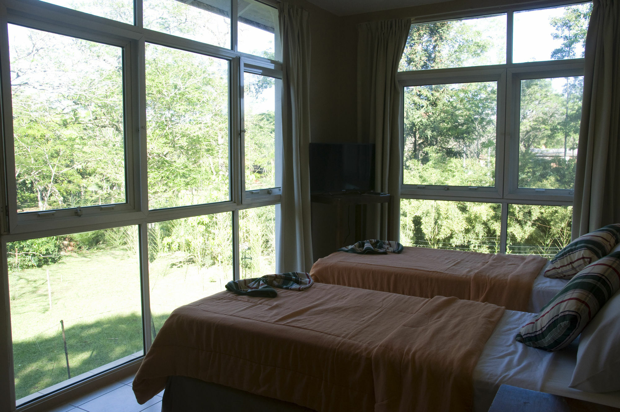 Tangoinn Club Iguazu Party Luxury Hostel Puerto Iguazú Buitenkant foto