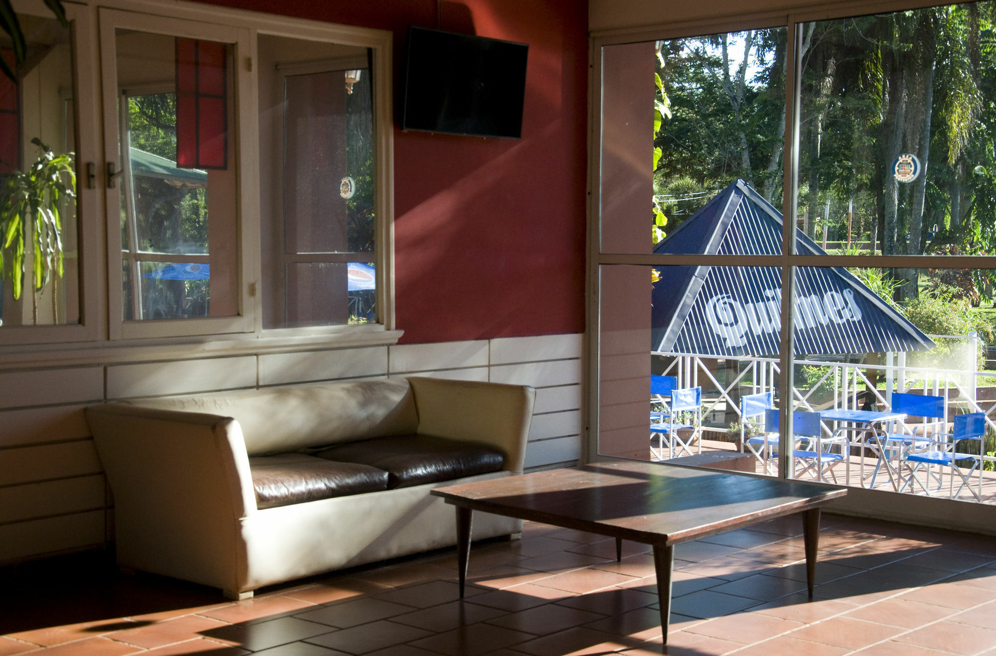 Tangoinn Club Iguazu Party Luxury Hostel Puerto Iguazú Buitenkant foto